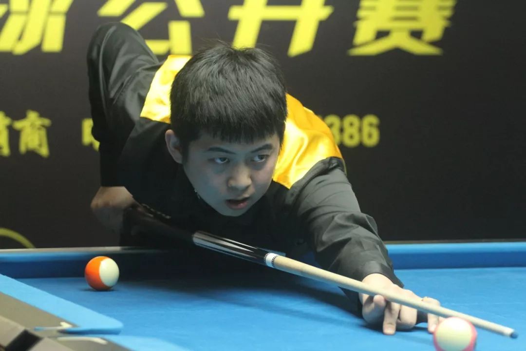 右后卫 右后卫